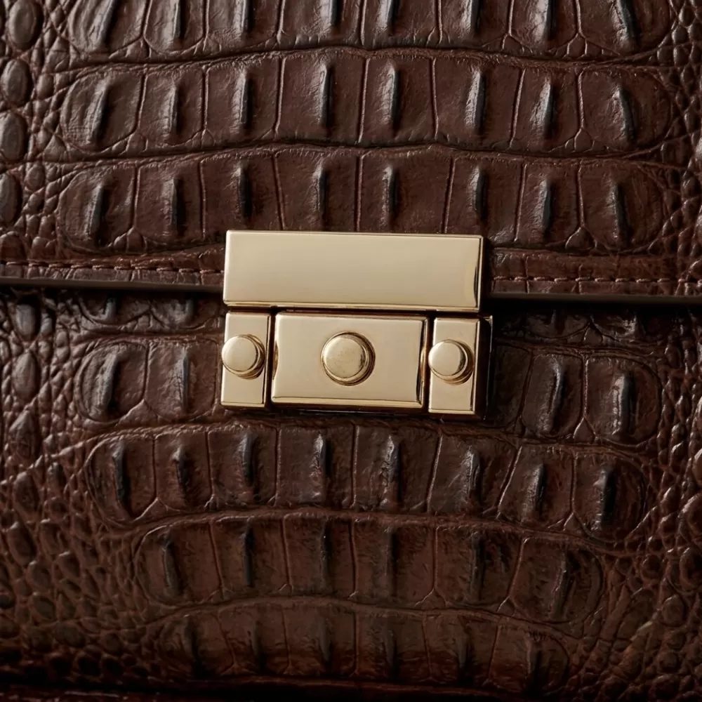 Detalhe do ponto da bolsa Dona Beja