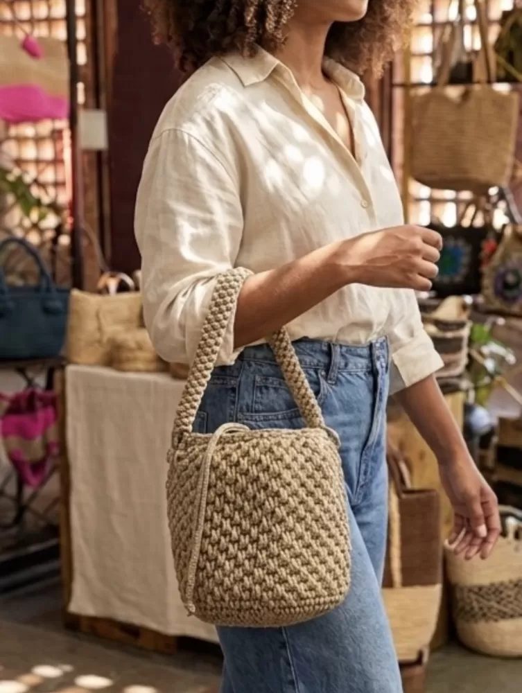 Bolsa Leandra em uso
