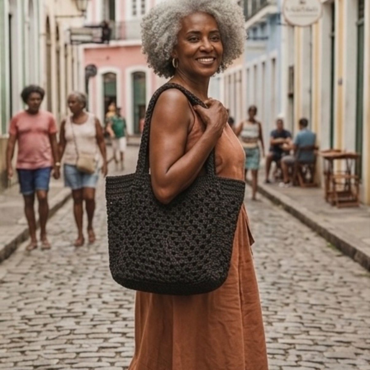Bolsa Tamiris em uso